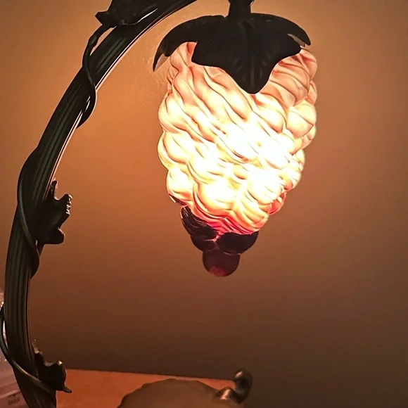 Vintage Grape Cluster Table Lamp - Picture 6 of 7